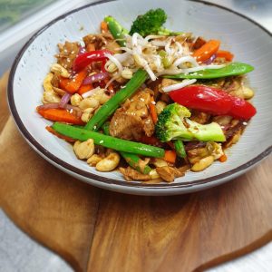Stir-fry Chicken Cashew and Veg with Rice
